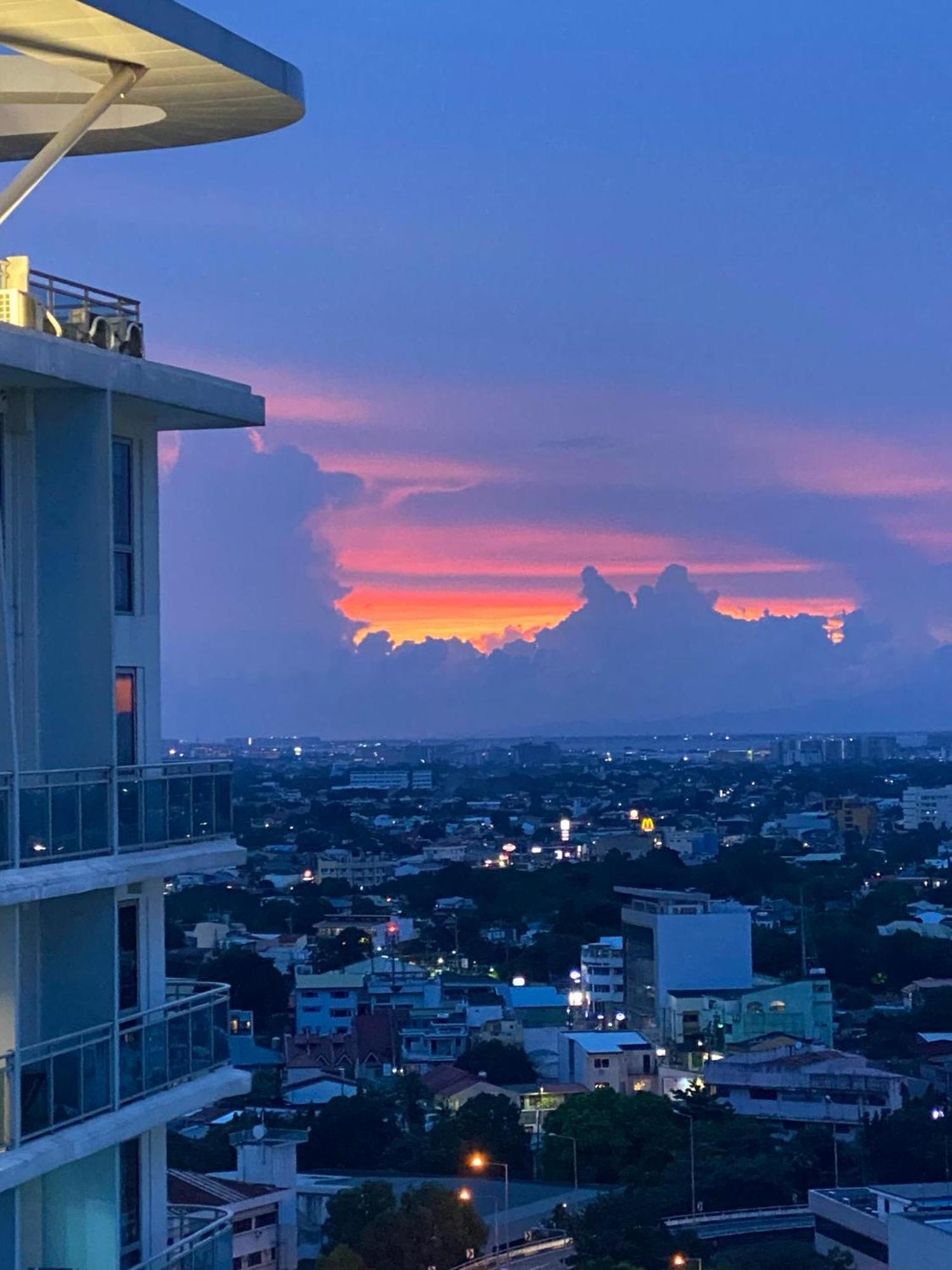 The Bahamas & Maldives Suites At Azure Residences Paranaque 15 Mins Manila Airport T3 외부 사진